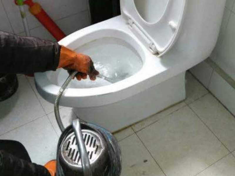开平市疏通厕所 下水道 清理化粪池 高压车打下水道